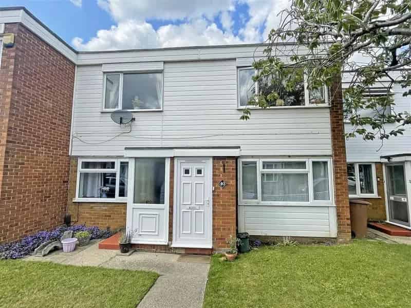 2 Bedroom Maisonette for Sale