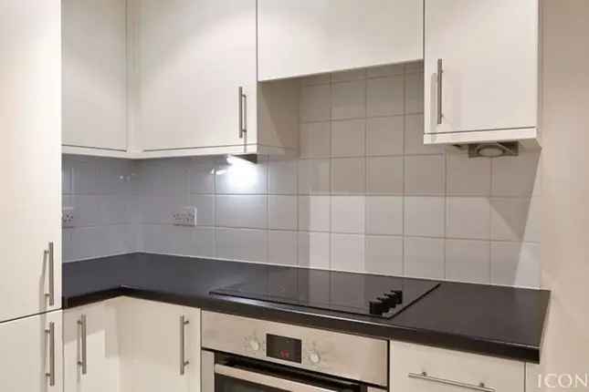 Flat to rent in Fulham Road, London, 6 SW3