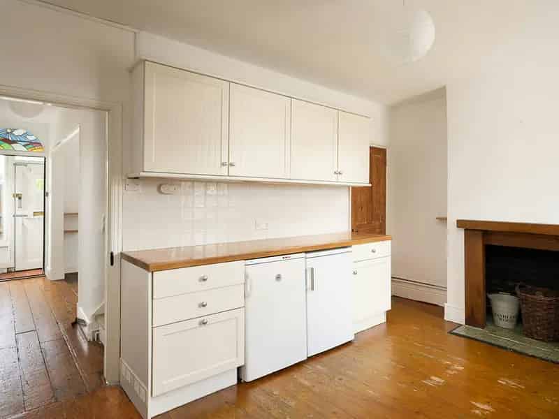 Charming Period Cottage Near Town and Countryside