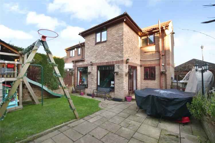 House For Sale in Leeds, England