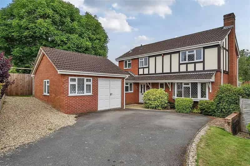 4 Bedroom Detached House For Sale Keynsham