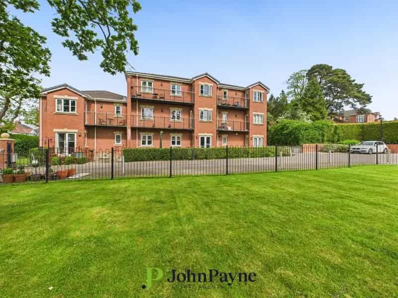 2 bedroom apartment to rent