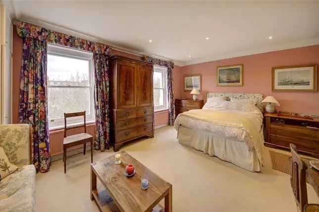 Flat for sale in Cadogan Place, London, Kensington And Chelsea SW1X