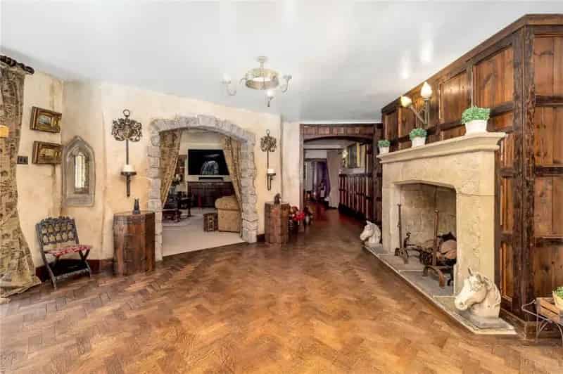12-Acre Estate: 5-Bed Period Home with Indoor Pool and Leisure Complex
