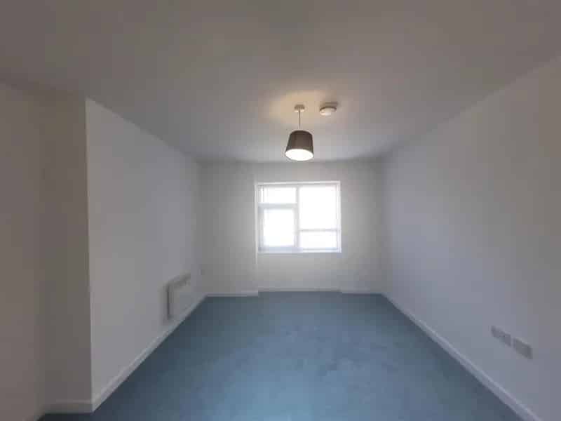 1 Bedroom Flat City Centre Allocated Parking Newly Painted