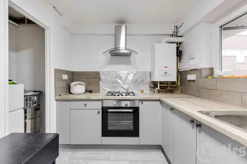 1 Bedroom Apartment Hackney Central - Chain Free