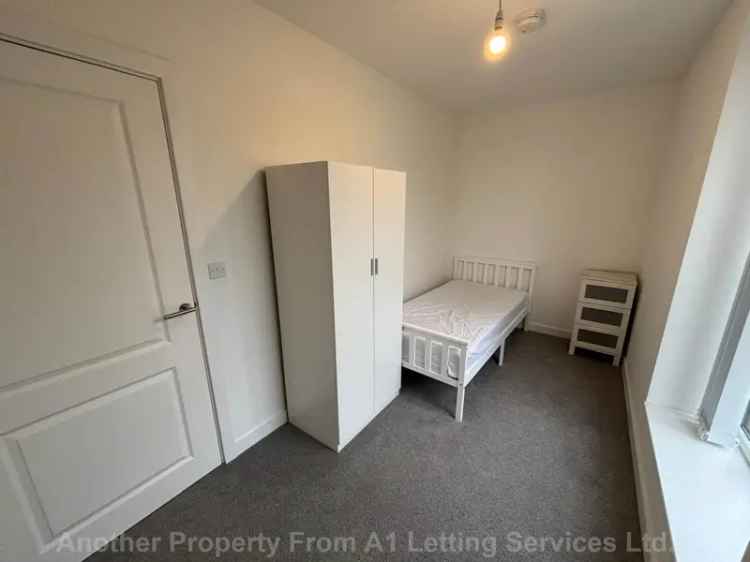 2 Bedroom Apartment House to Rent