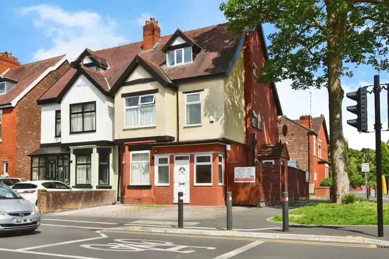 5 Bedroom Semi Detached House Manchester
