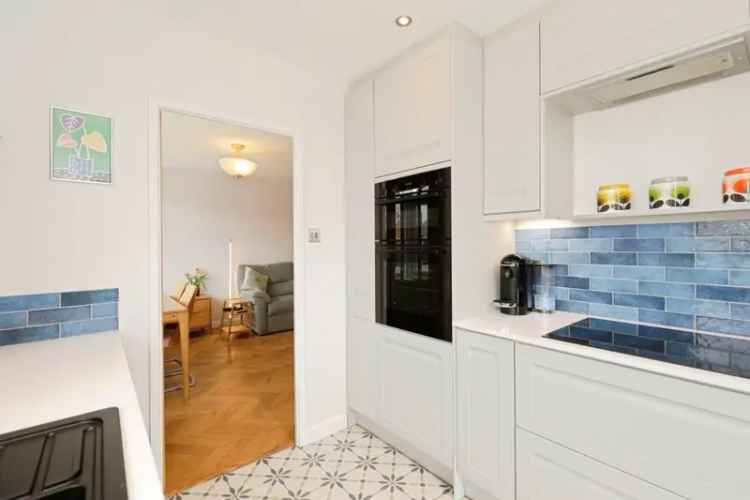 York 2-Bedroom Bungalow Modern Renovation Garden Parking