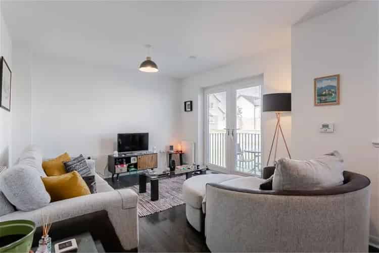 2 Bed Flat Uphall Station Livingston Modern Development