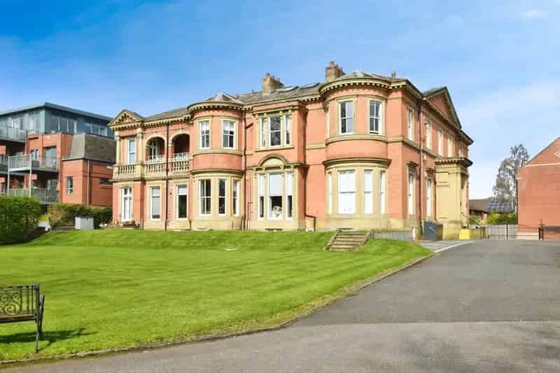 3 Bedroom Duplex Penthouse for Sale in Didsbury Manchester