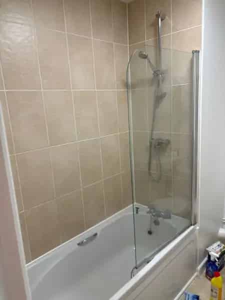 Large 1 Bedroom Flat Near City Center and Train Station