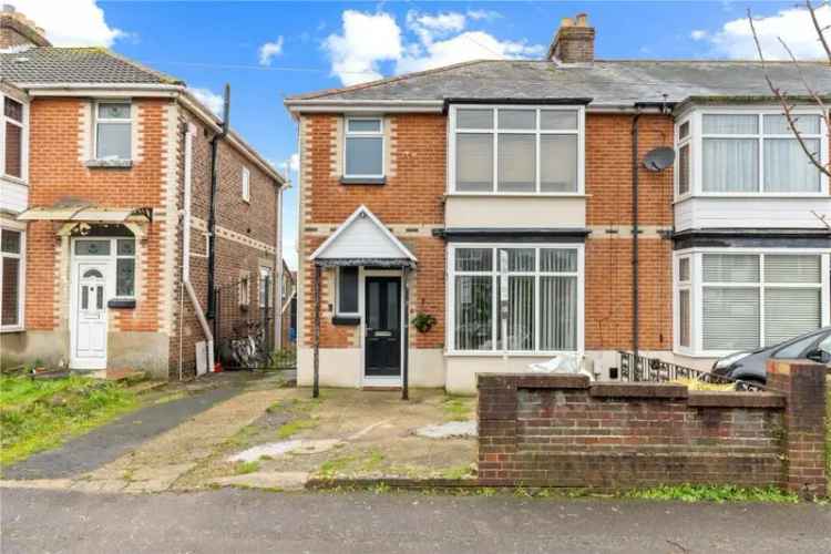 3 Bed Semi-Detached House Family Home Garage Parking