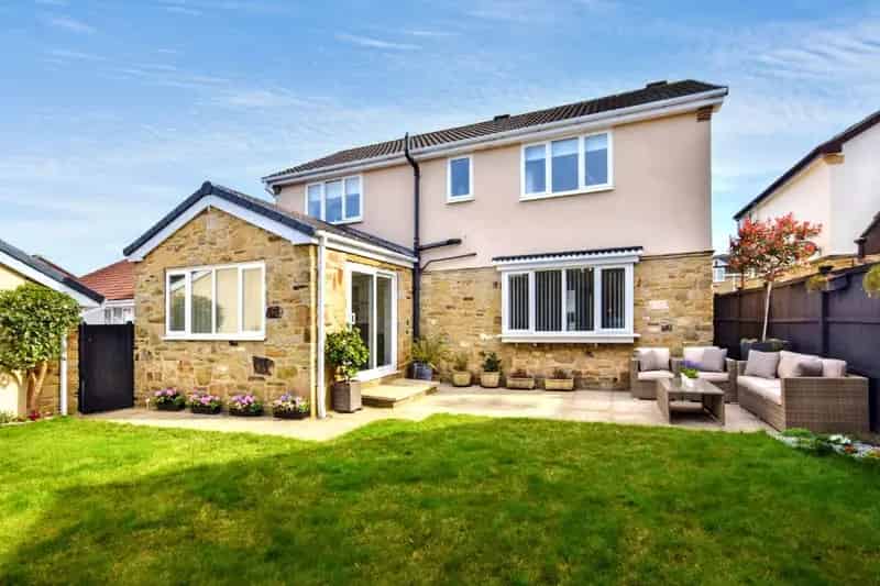 Four Bedroom Detached House in Walton