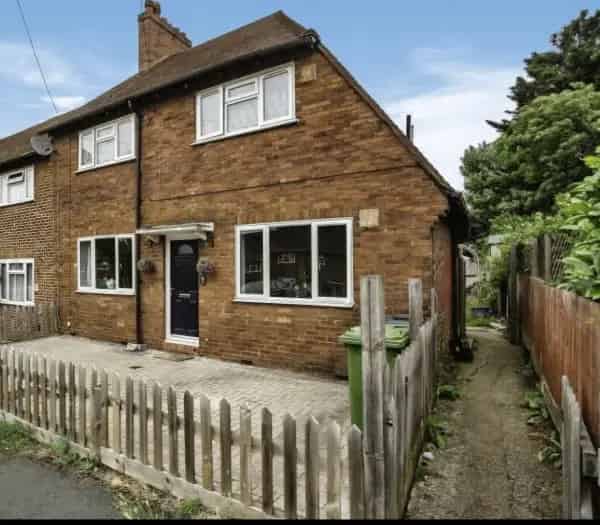 2 Bed House Conversion Large Garden New Kitchen Bathroom