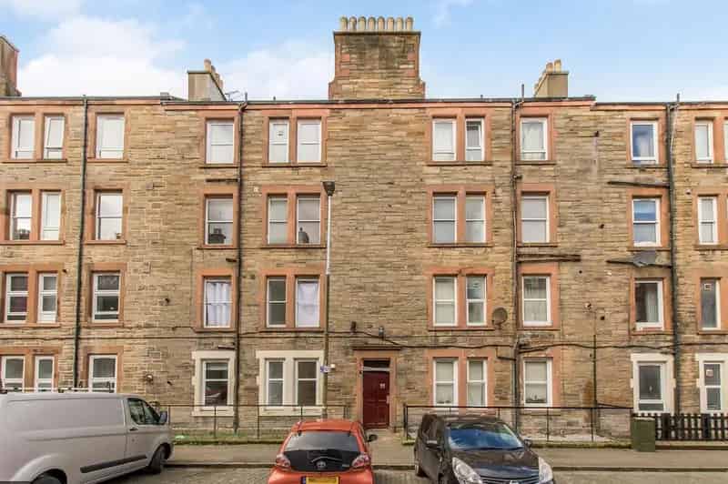 1 Bedroom Ground Floor Flat for Sale
