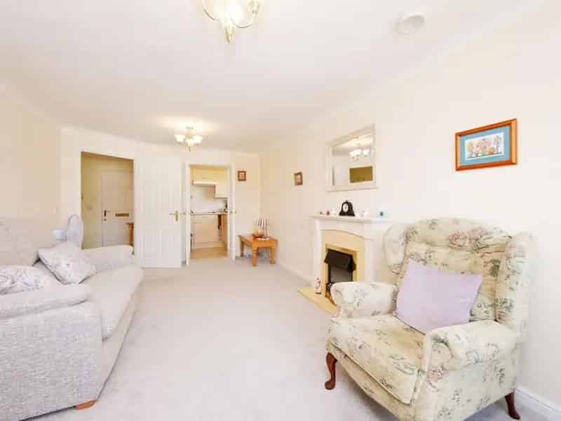 Retirement Apartment for Sale One Bedroom Upper Floor