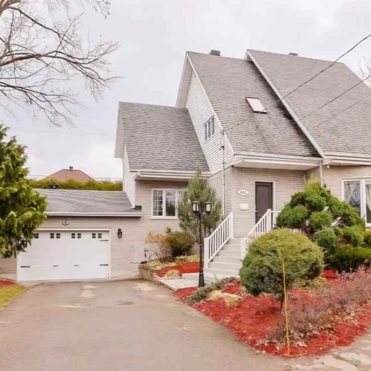 Stunning Renovated 4-Bedroom House with Double Garage