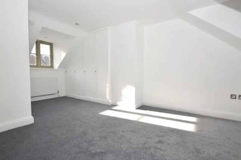 2 Bed Semi-Detached Cottage for Sale in Oxfordshire Village
