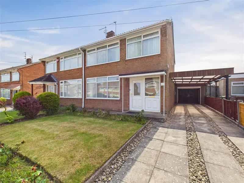 3 Bedroom Semi-Detached House for Sale