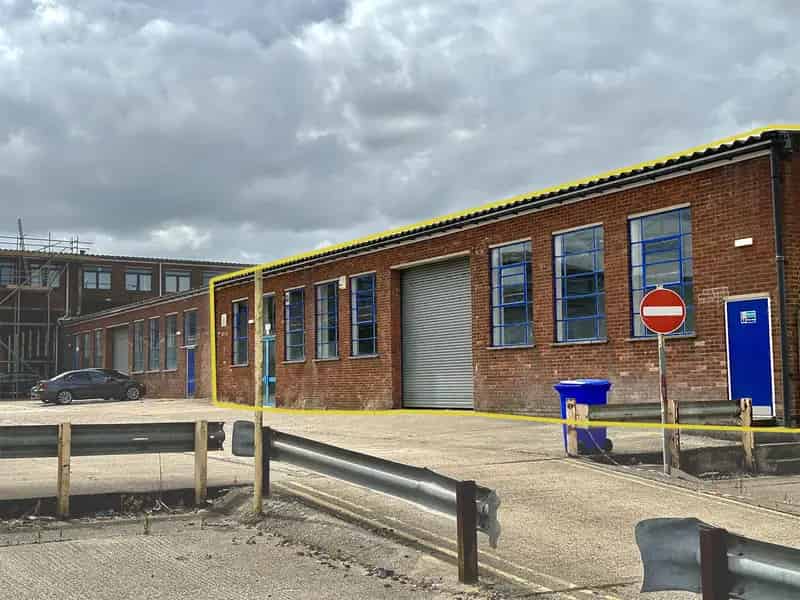 Industrial Logistics Unit Hitchin 4317 sqft