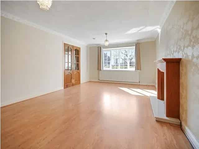 4 Bedroom Detached House for Sale in Stewartfield East Kilbride