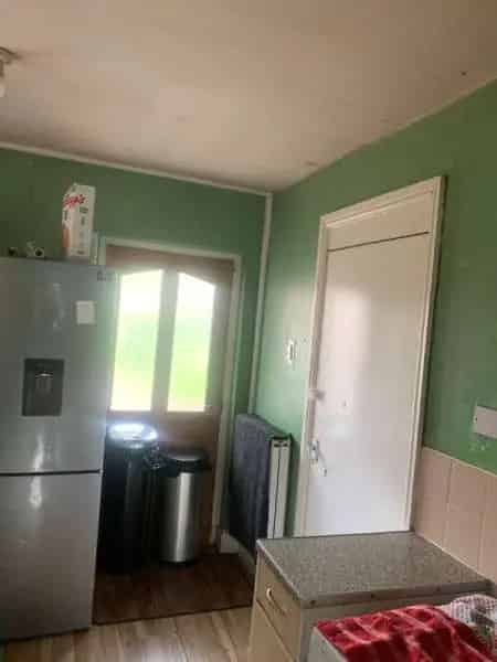 Spacious 3 Bed House with Separate Living Dining Areas