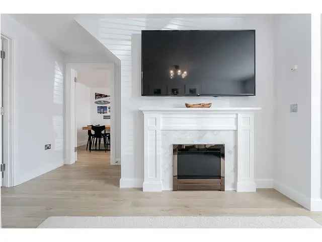 4 Bedroom Detached House for Sale in Newcraighall