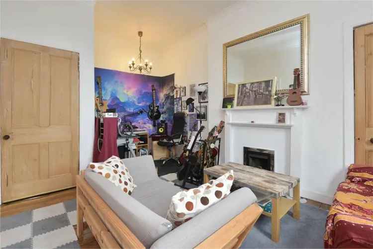 1 Bed Flat - Others with 1 Reception Room