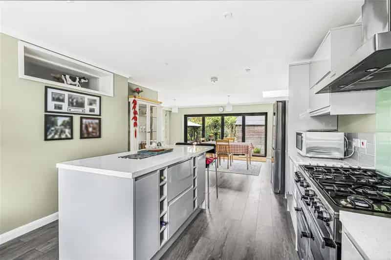 5 Bedroom Semi Detached House to Rent