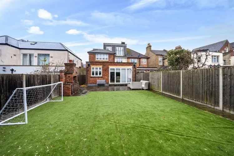 5 Bed House Near New Southgate Overground Station
