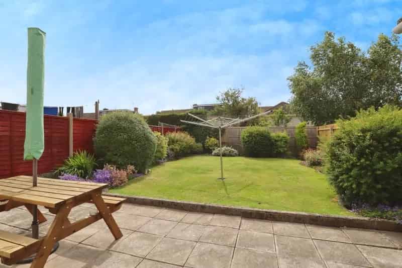 4 Bed Family Home Near Stanwell St Cyres Schools