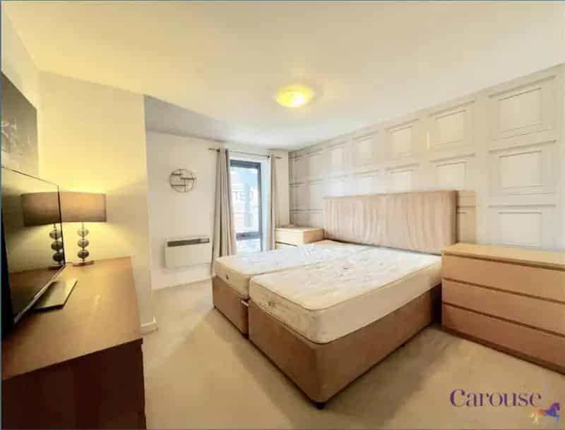 2 Bed Flat for Sale River View Allocated Parking