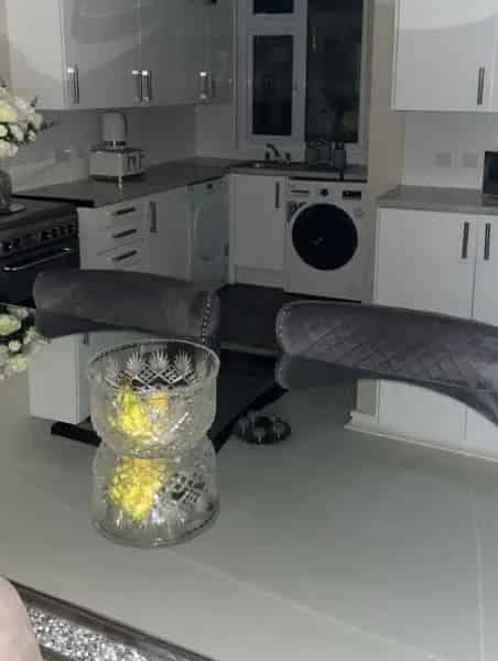 3 Bed House 2 Bath Garden Near Schools Shops