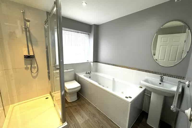 Four Bedroom Detached House Leighton Buzzard