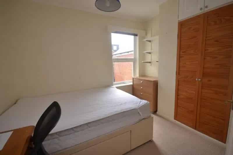 4 Bed HMO House For Sale Near Royal Berkshire Hospital