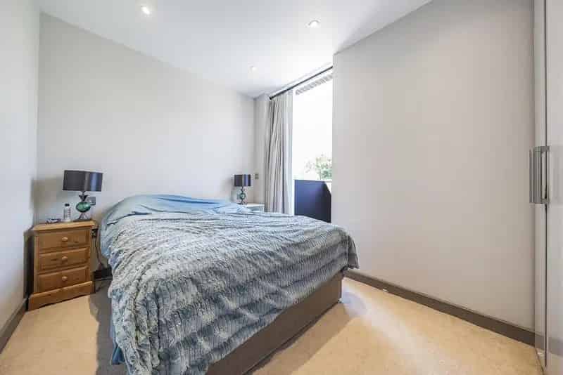 One Bedroom Modern Apartment Near Brockley Station