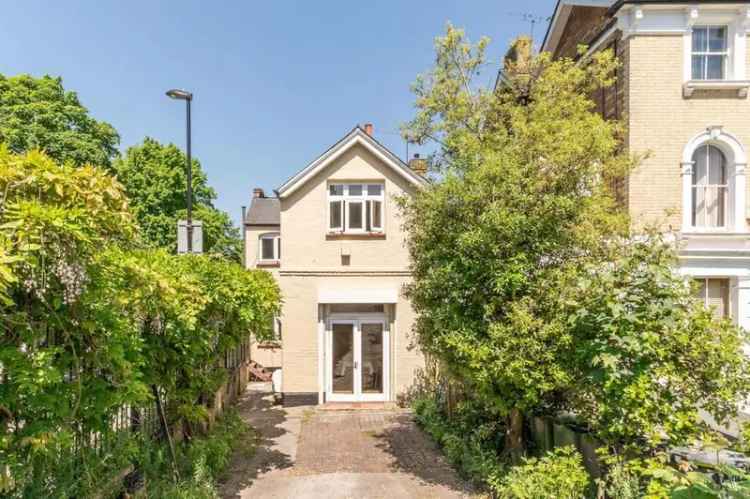 3 Bedroom End Terrace House for Sale in London