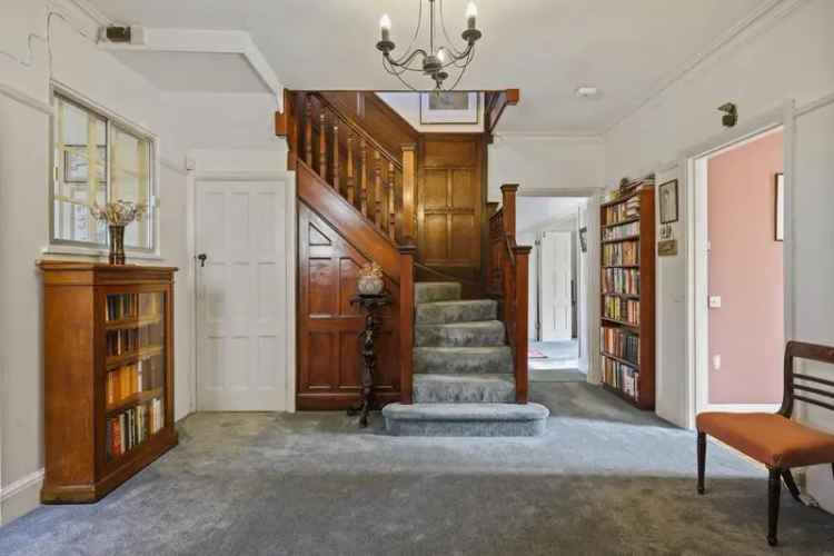 4 Bedroom Detached House for Sale in Cambridge