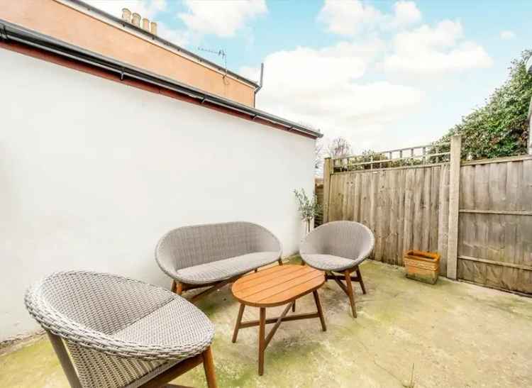 Two Bedroom Victorian Flat Near Haydons Road and Wimbledon