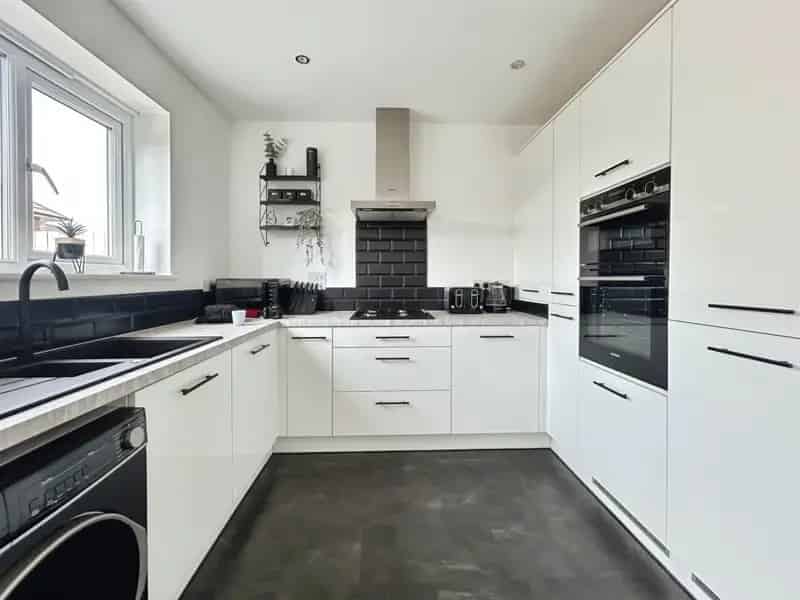 3 Bedroom End Terrace House Redrow Estate