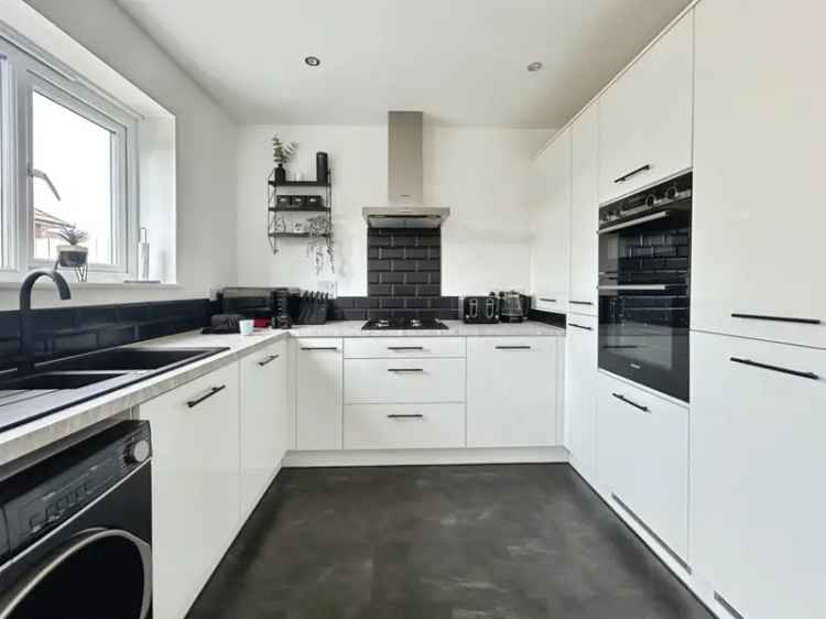3 Bedroom End Terrace House Redrow Estate