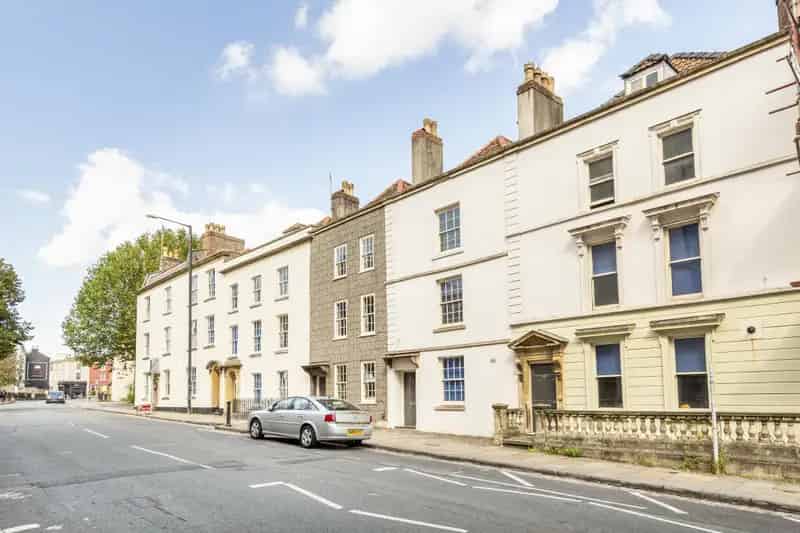 1 Bedroom Student Apartment near UOB City Centre