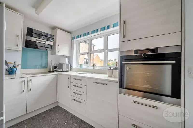 2 Bed Flat for Sale in Alton Town Centre