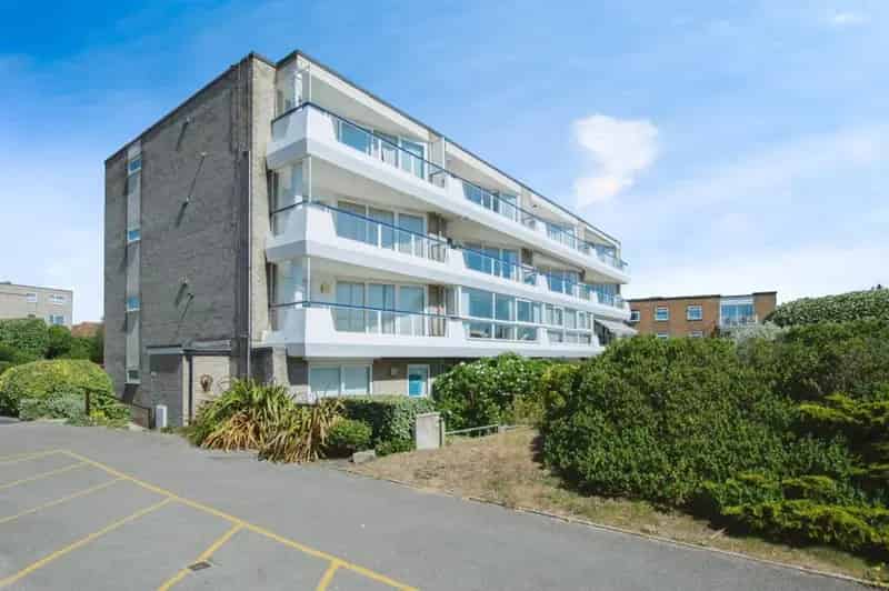 3 Bedroom Clifftop Maisonette for Sale