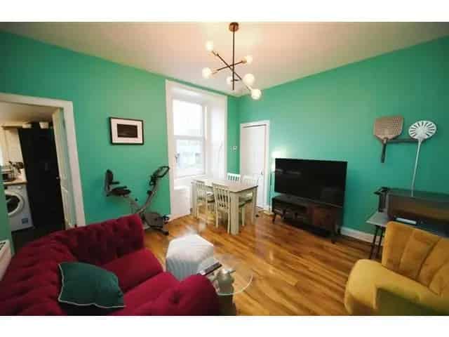 1 Bedroom Flat for Sale Town Centre Location