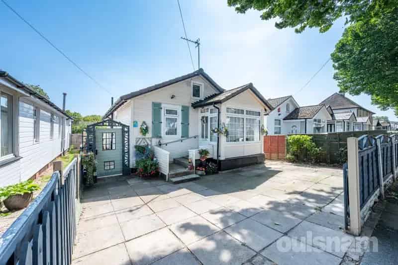 2 Bedroom Bungalow for Sale in Austin Village