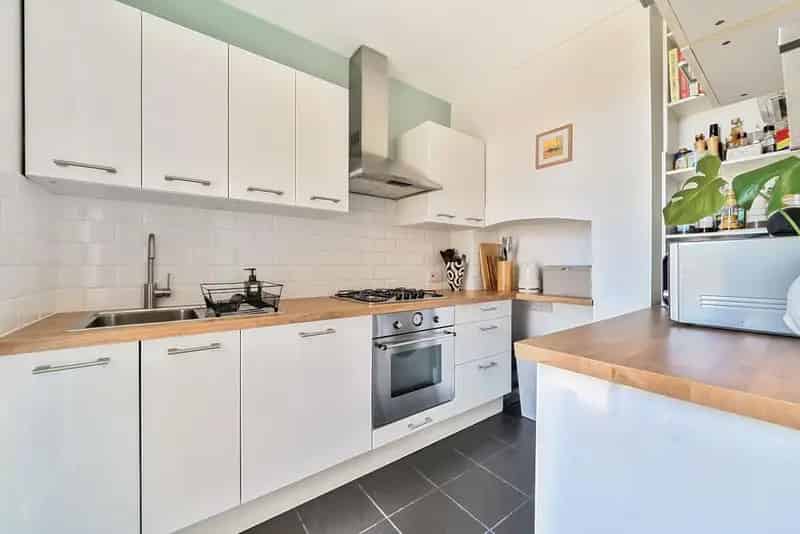 2-Bedroom Victorian Conversion Flat Adamsrill Road