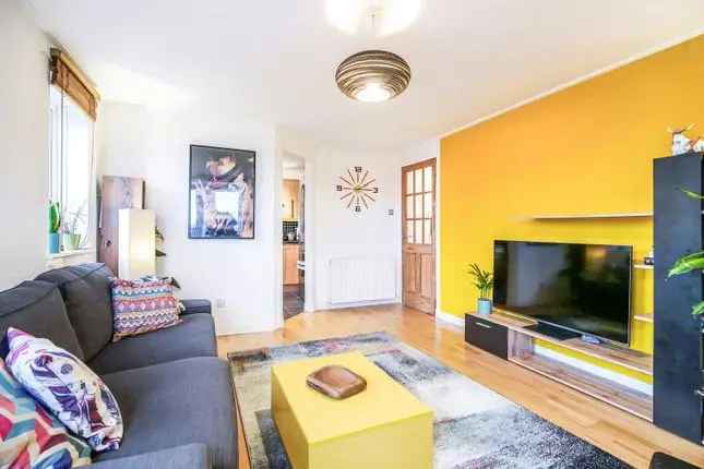 Modern 1-Bedroom Flat for Sale in Glasgow