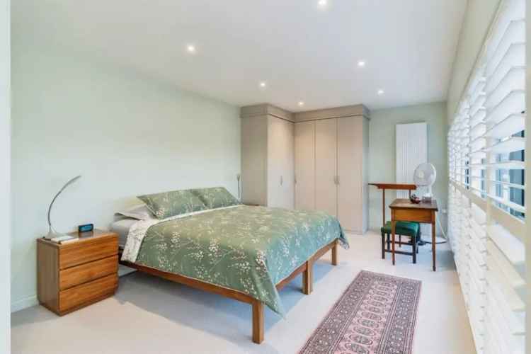 4 Bedroom Barn Conversion in Beautiful English Countryside